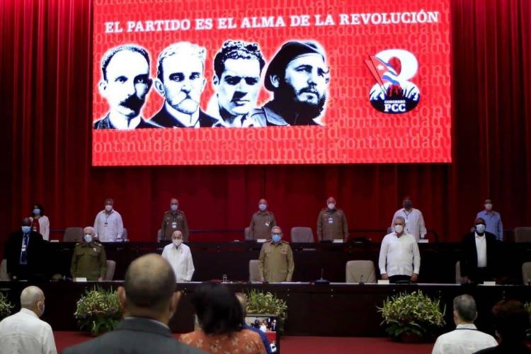 #VictoriasParaLaPatria Baliño, Mella y Fidel: diferentes generaciones con una clara concepción marxista-leninista. #CubaEsSolidaridad